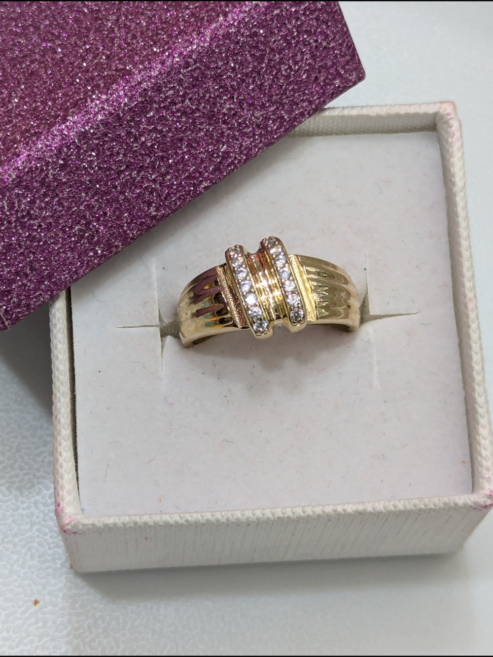 10kt Real Gold Women's Ring size 8.25